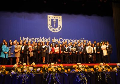 Facultad de Ciencias Físicas y Matemáticas reconoce a sus funcionarios por 25 y 30 años de servicio en la UdeC