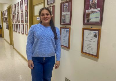 Con apoyo UdeC: investigadora panameña modela el crecimiento bacteriano para aplicaciones en el cultivo de arroz
